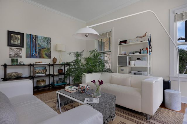 2206 Parkway, Austin, TX 78703