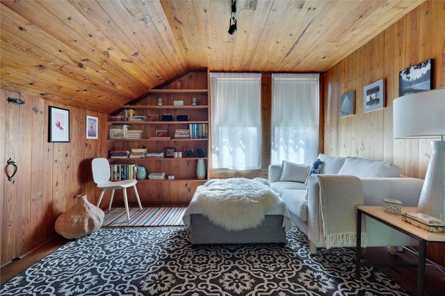 2206 Parkway, Austin, TX 78703