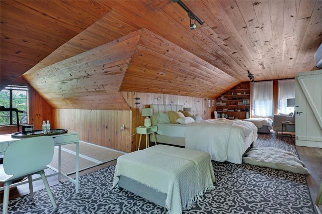 2206 Parkway, Austin, TX 78703