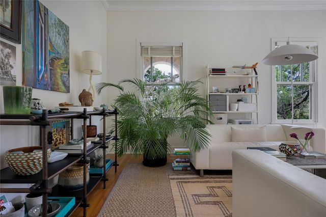 2206 Parkway, Austin, TX 78703