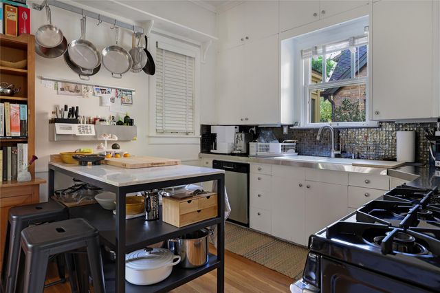 2206 Parkway, Austin, TX 78703
