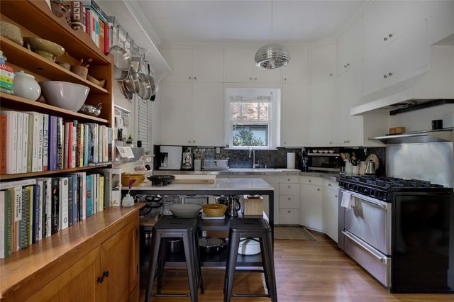 2206 Parkway, Austin, TX 78703