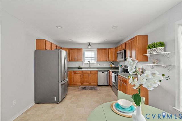 6213 Walking Path Ln, Chesterfield, VA 23112