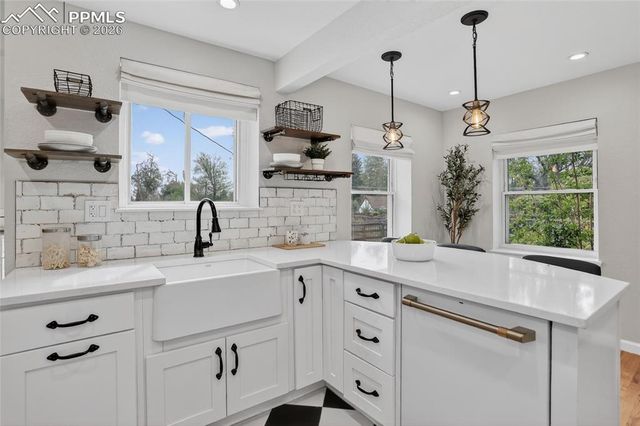 6907 W 12th Avenue, Lakewood, CO 80214