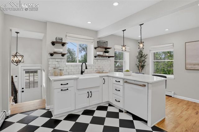 6907 W 12th Avenue, Lakewood, CO 80214