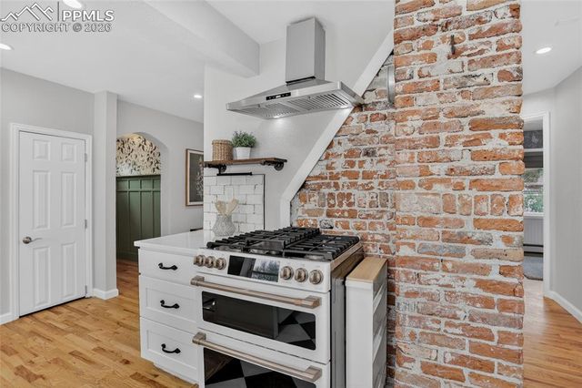 6907 W 12th Avenue, Lakewood, CO 80214