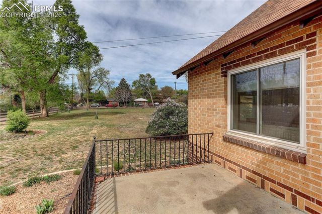 6907 W 12th Avenue, Lakewood, CO 80214