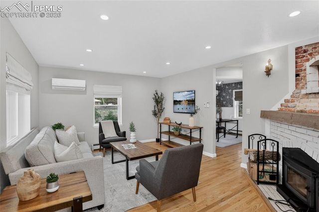 6907 W 12th Avenue, Lakewood, CO 80214