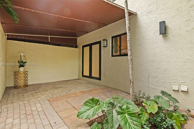 3076 Mcdonald St B, Miami, FL 33133