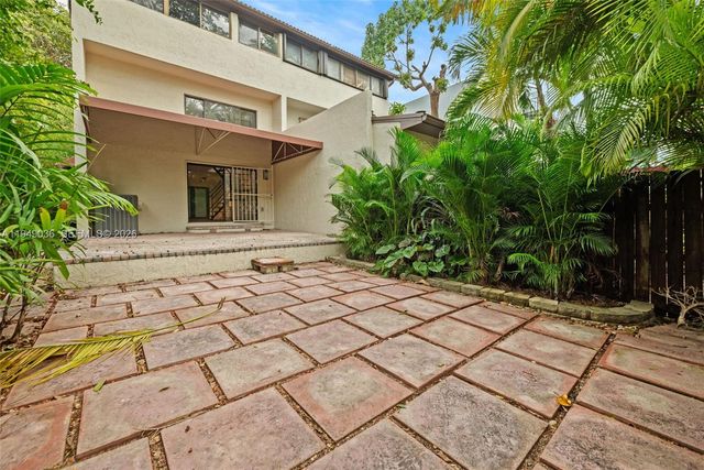 3076 Mcdonald St B, Miami, FL 33133