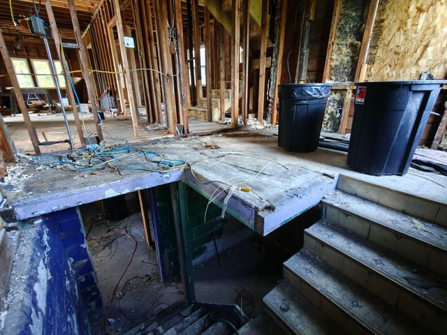 834 E 41st Avenue, Gary, IN 46409