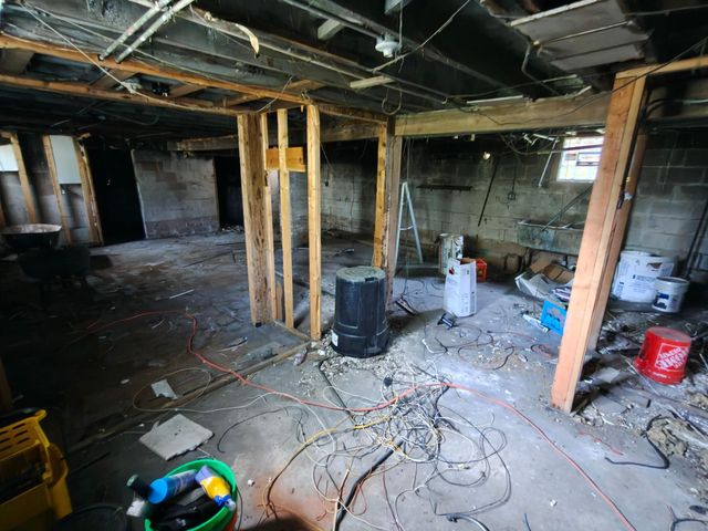 834 E 41st Avenue, Gary, IN 46409