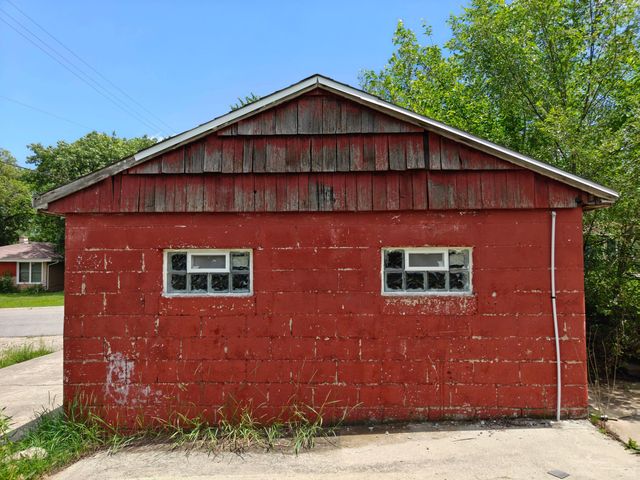 834 E 41st Avenue, Gary, IN 46409