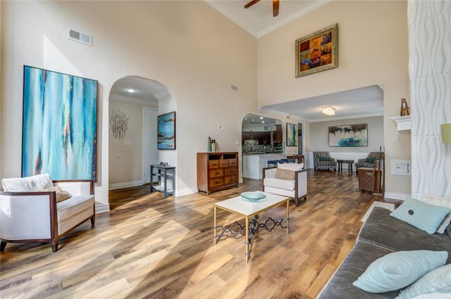 2527 Potomac Drive D, Houston, TX 77057