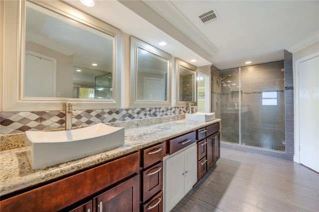 2527 Potomac Drive D, Houston, TX 77057