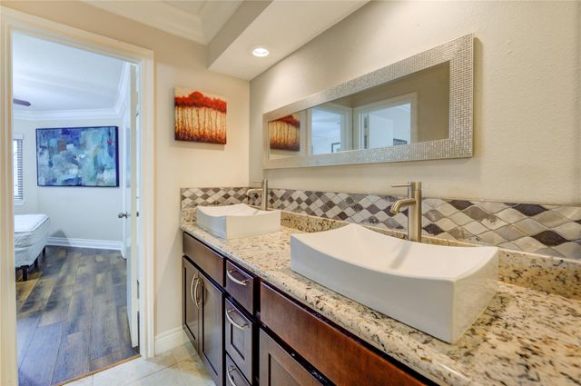 2527 Potomac Drive D, Houston, TX 77057