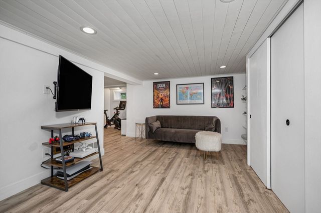84 King Street, Reading, MA 01867