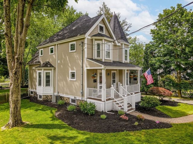 84 King Street, Reading, MA 01867