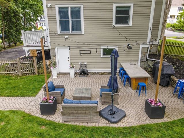 84 King Street, Reading, MA 01867