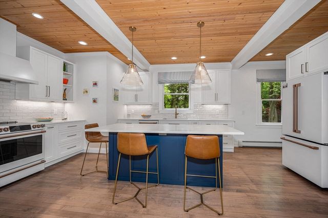 84 King Street, Reading, MA 01867