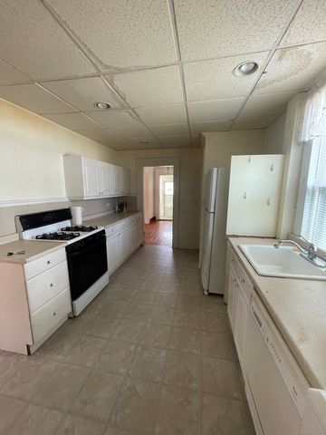 22 Fairview Street, Milford, CT 06460