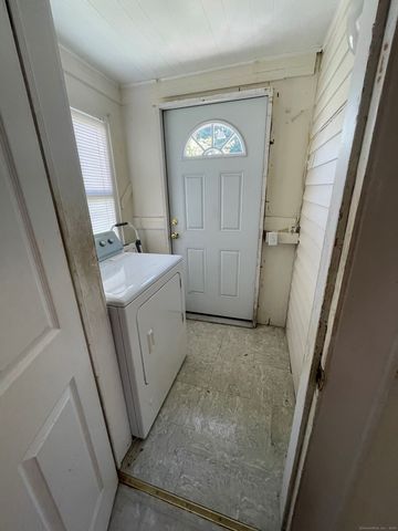 22 Fairview Street, Milford, CT 06460