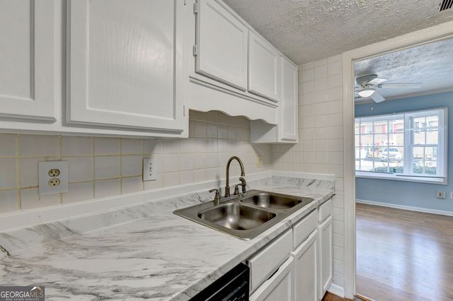 5607 Executive Way WAY, Norcross, GA 30071