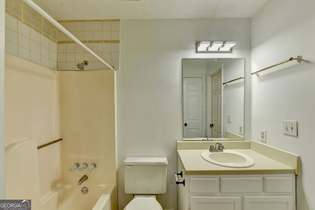 5607 Executive Way WAY, Norcross, GA 30071