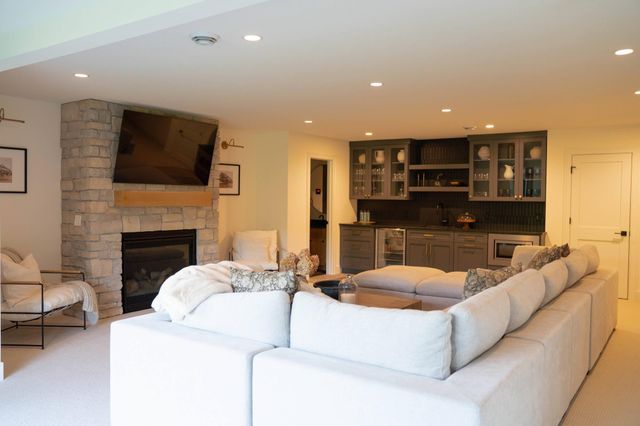 9763 Frontier Lane, Lakeville, MN 55044