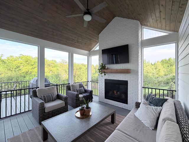 9763 Frontier Lane, Lakeville, MN 55044