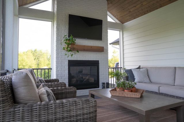 9763 Frontier Lane, Lakeville, MN 55044