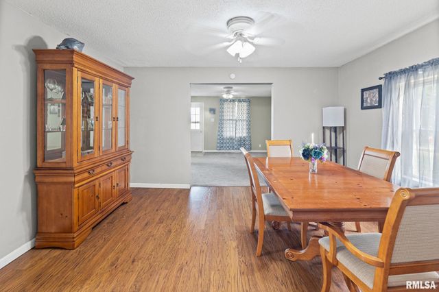 2109 N BROADWAY Avenue, Salem, IL 62881