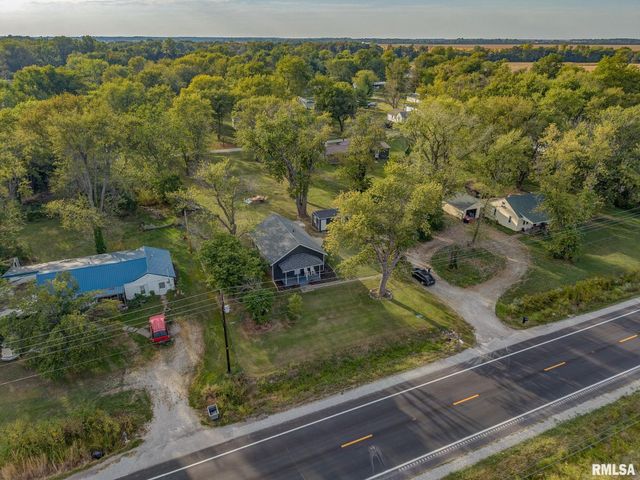 2109 N BROADWAY Avenue, Salem, IL 62881