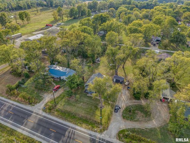 2109 N BROADWAY Avenue, Salem, IL 62881