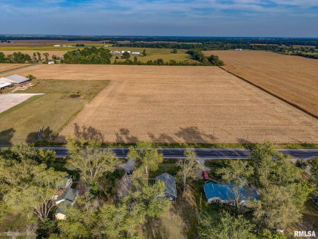 2109 N BROADWAY Avenue, Salem, IL 62881