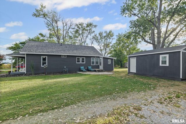 2109 N BROADWAY Avenue, Salem, IL 62881