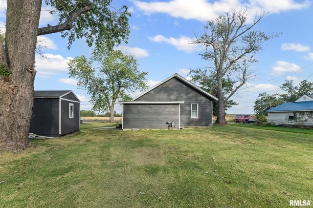 2109 N BROADWAY Avenue, Salem, IL 62881