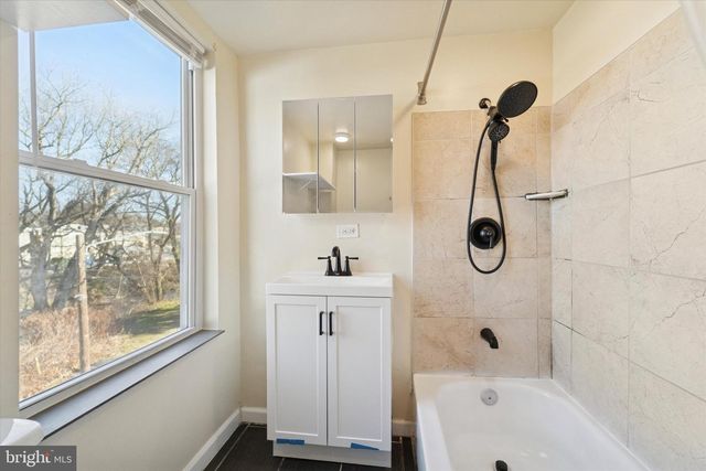 1005 TYLER AVE, Darby, PA 19023