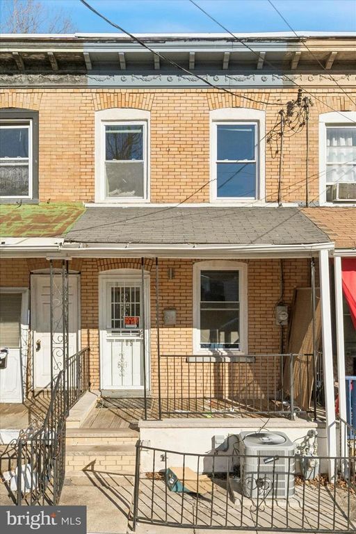 1005 TYLER AVE, Darby, PA 19023