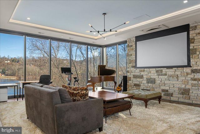 182 S MAIN ST, New Hope, PA 18938