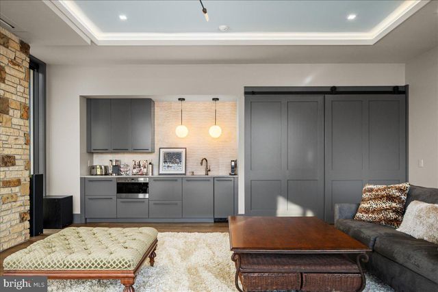 182 S MAIN ST, New Hope, PA 18938