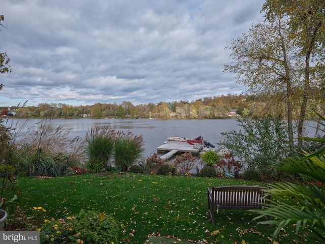 182 S MAIN ST, New Hope, PA 18938