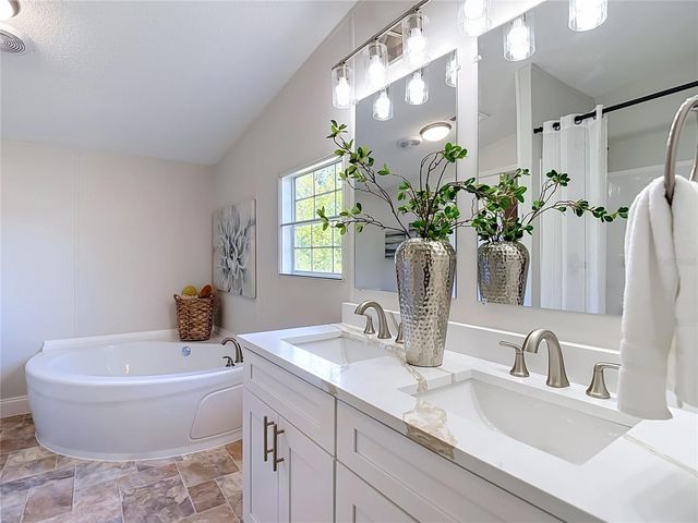 6106 NUNDY AVENUE, Gibsonton, FL 33534