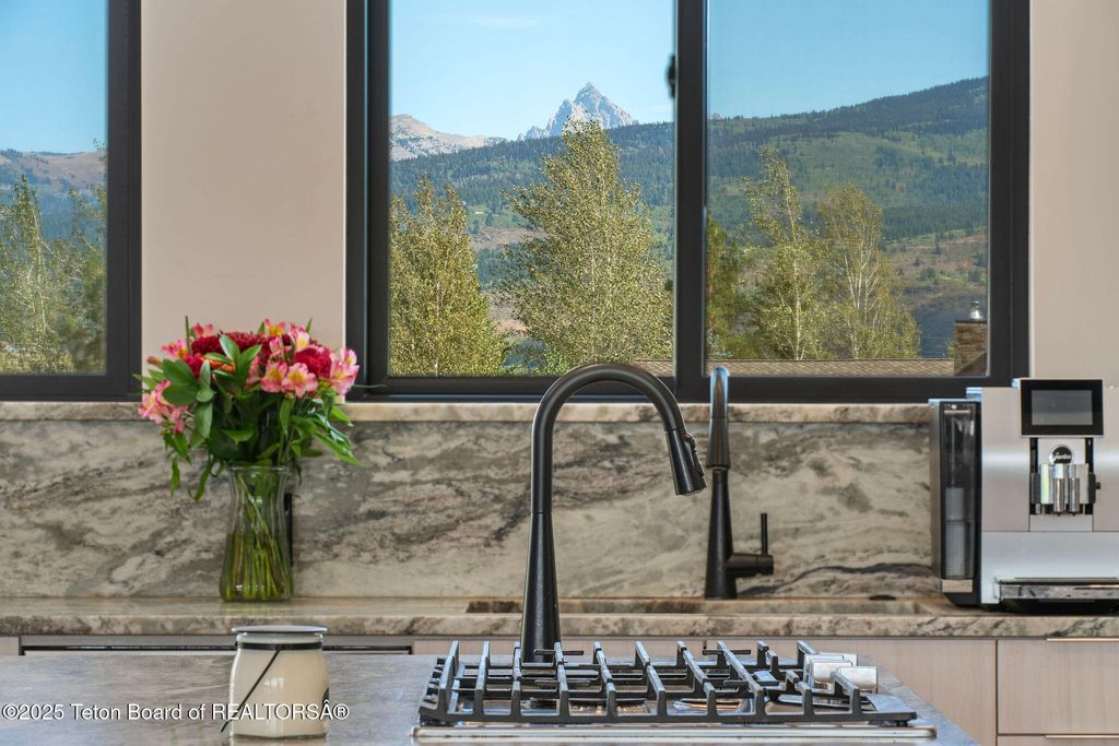 1410 RUNNING HORSE Trail, Victor, ID 83455 photo 12