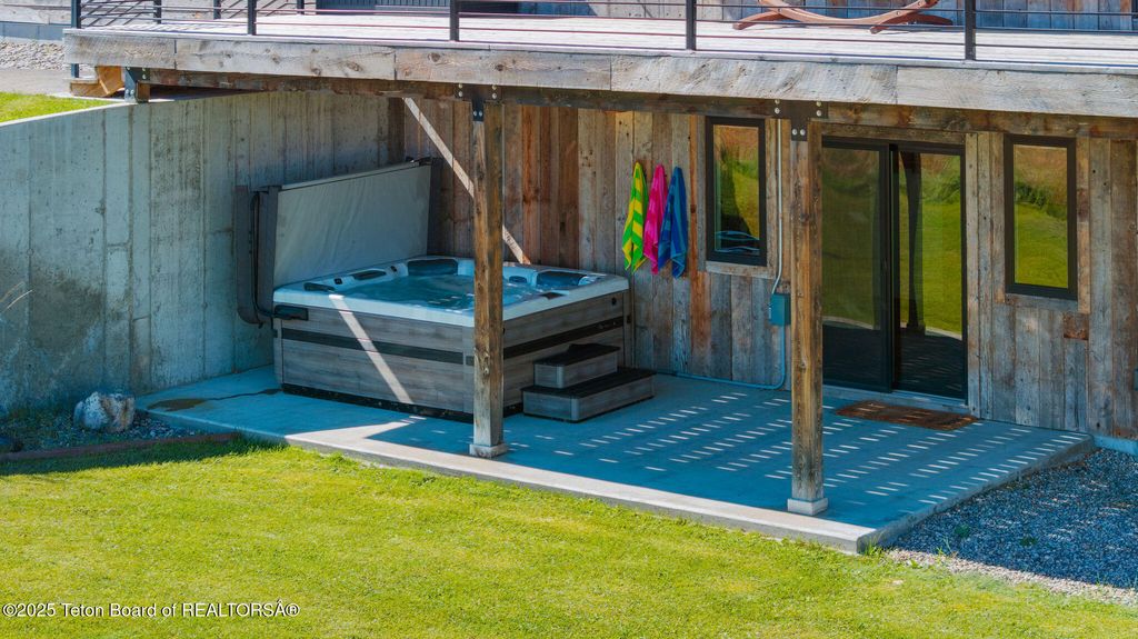 1410 RUNNING HORSE Trail, Victor, ID 83455 photo 5