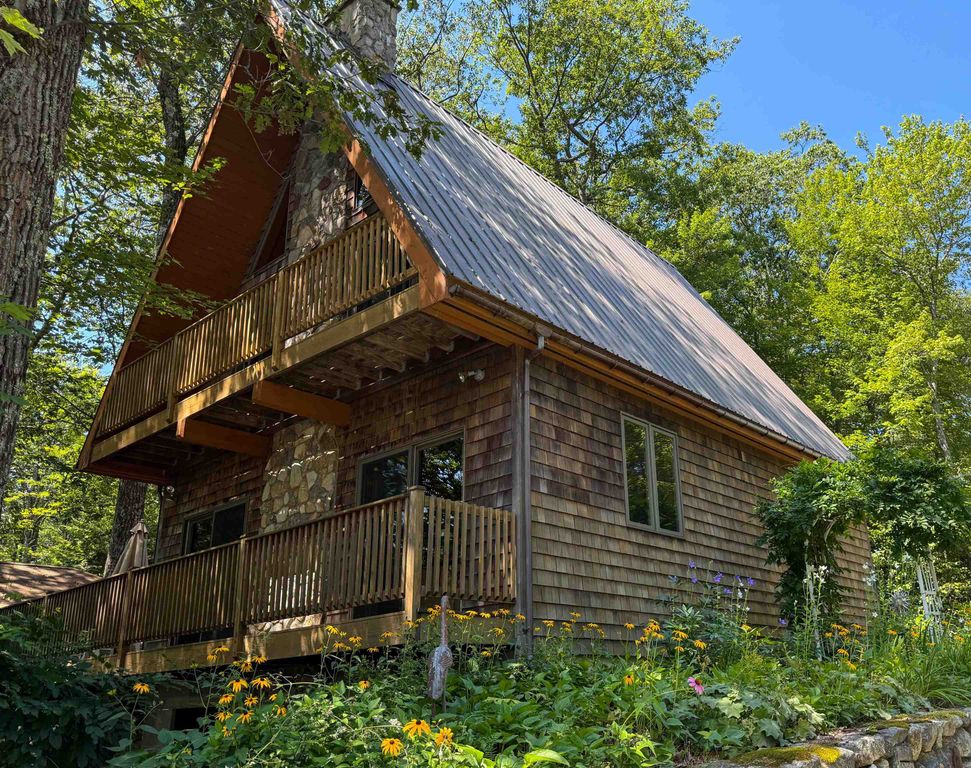 9 Autumn Lane, Newbury, NH 03255