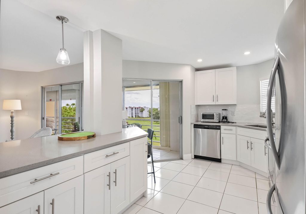 3661 Via Poinciana 616, Greenacres, FL 33467