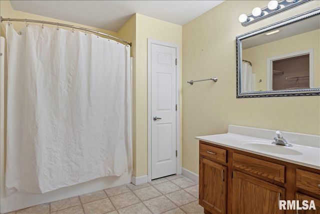 2712 Carl Prairie Drive, Springfield, IL 62703