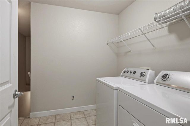 2712 Carl Prairie Drive, Springfield, IL 62703