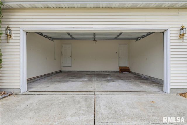 2712 Carl Prairie Drive, Springfield, IL 62703